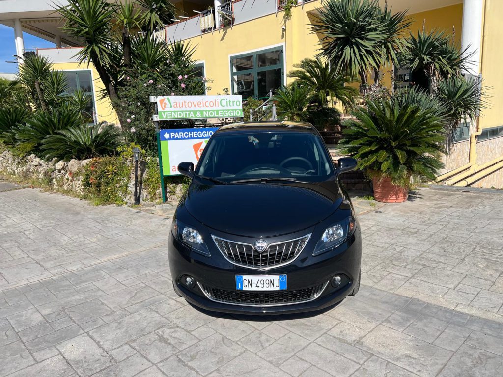 Lancia Ypsilon 1.0 Hybrid