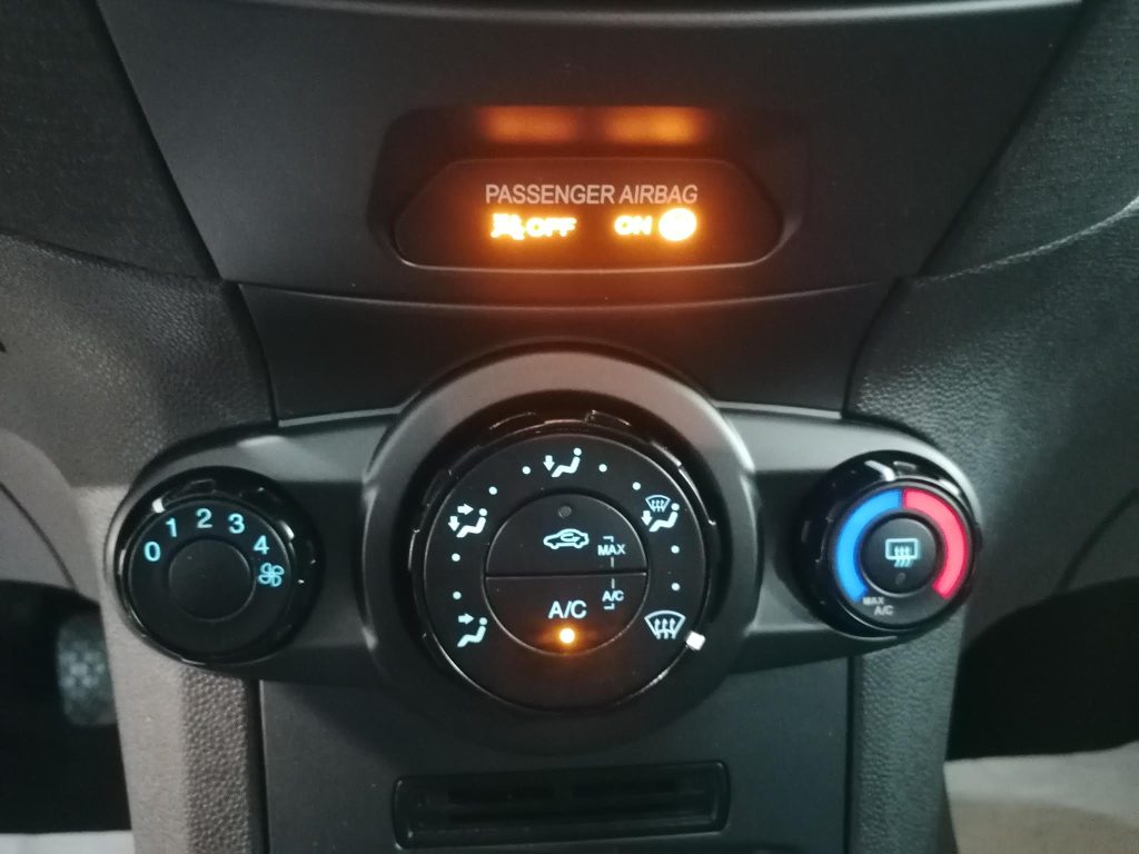 FORD FIESTA 1.4 GPL CASA MADRE (APPENA RINNOVATO)(OK NEOPATENTATI)