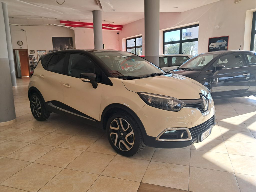 RENAULT CAPTUR 1.5 DCI R-LINK B-Color