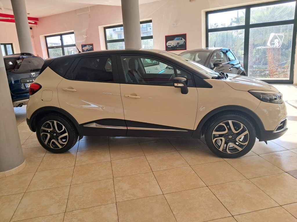 RENAULT CAPTUR 1.5 DCI R-LINK B-Color