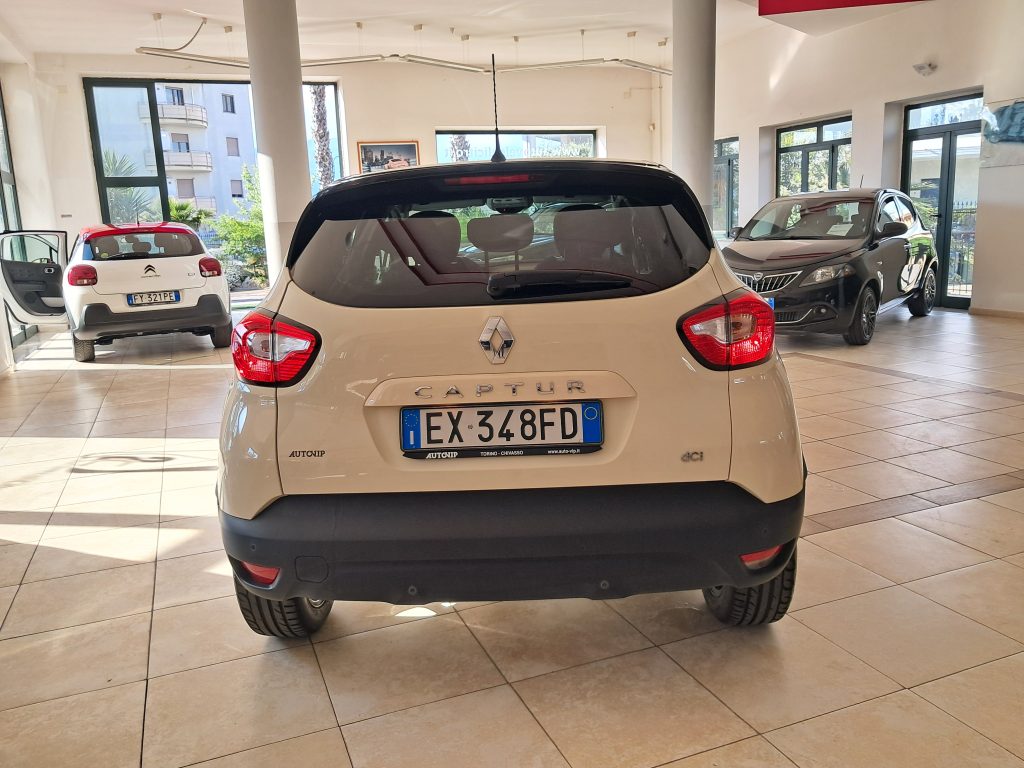 RENAULT CAPTUR 1.5 DCI R-LINK B-Color