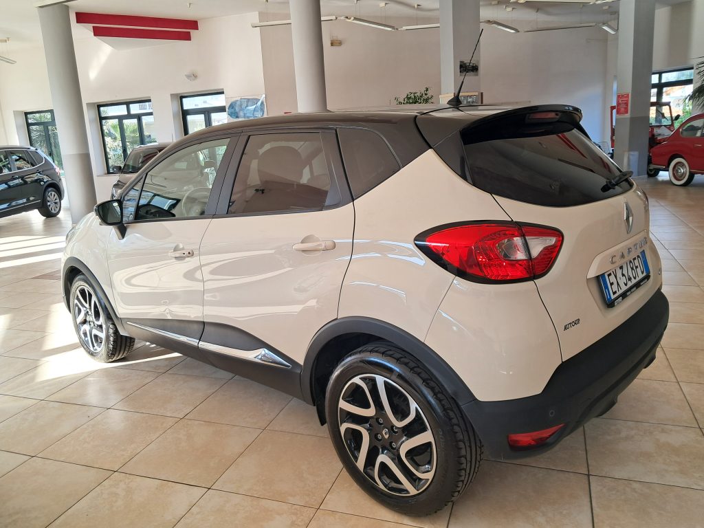 RENAULT CAPTUR 1.5 DCI R-LINK B-Color