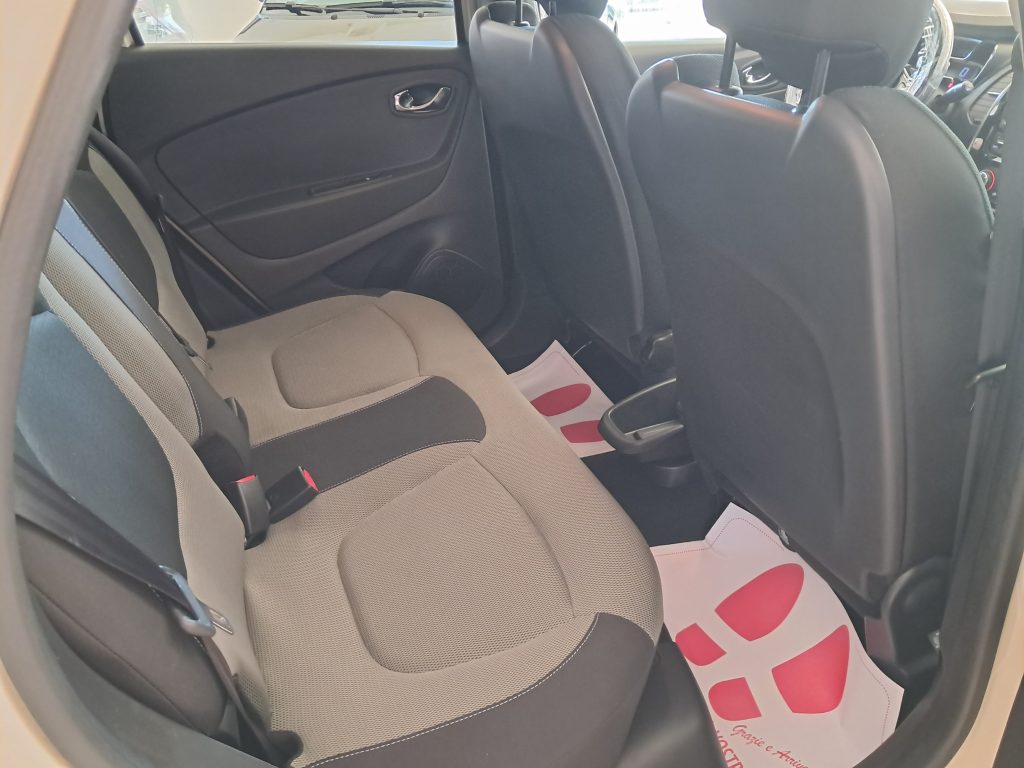 RENAULT CAPTUR 1.5 DCI R-LINK B-Color