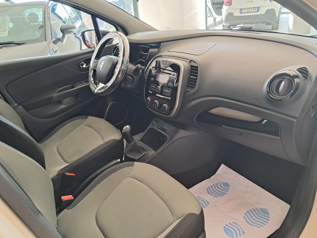 RENAULT CAPTUR 1.5 DCI R-LINK B-Color