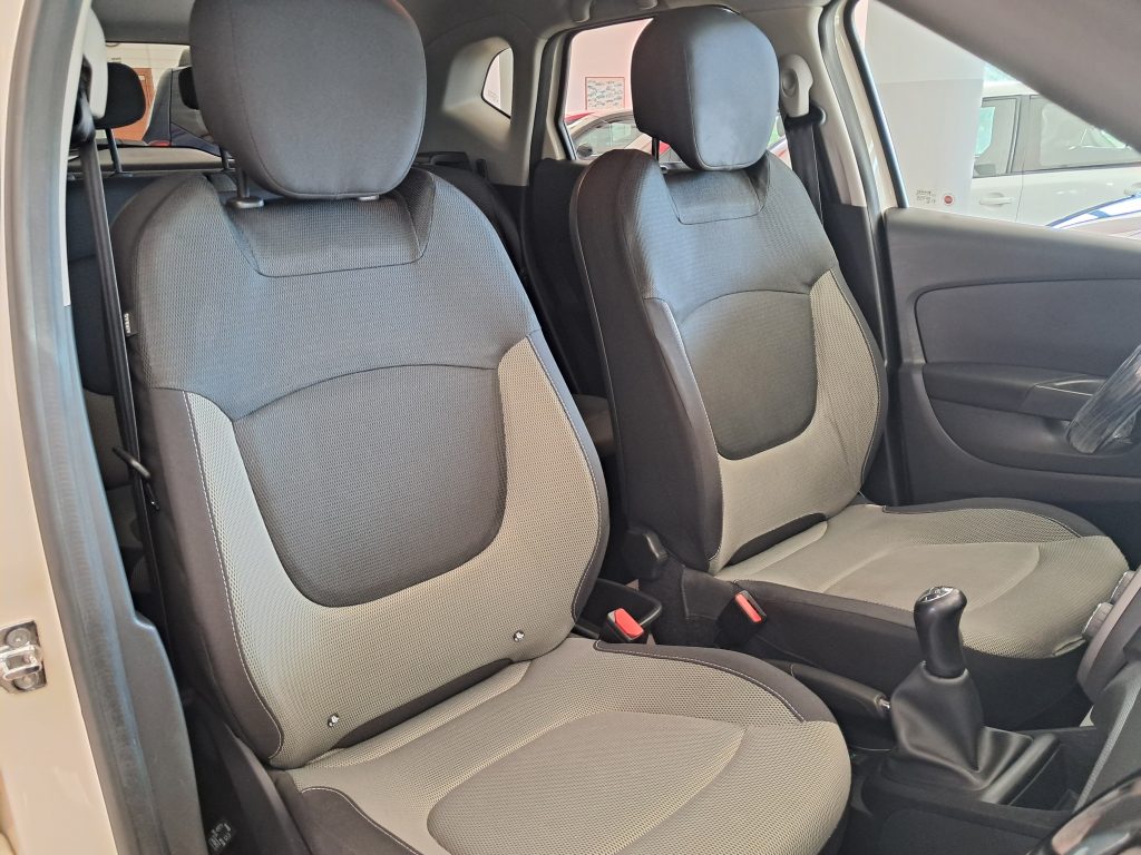 RENAULT CAPTUR 1.5 DCI R-LINK B-Color