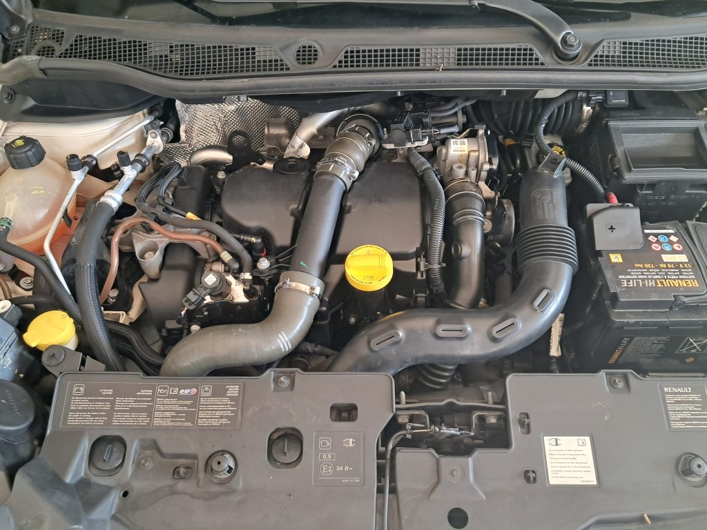 RENAULT CAPTUR 1.5 DCI R-LINK B-Color