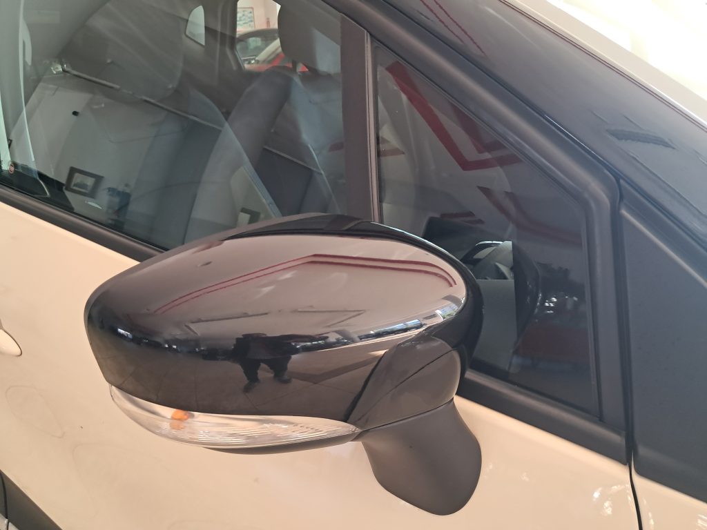 RENAULT CAPTUR 1.5 DCI R-LINK B-Color