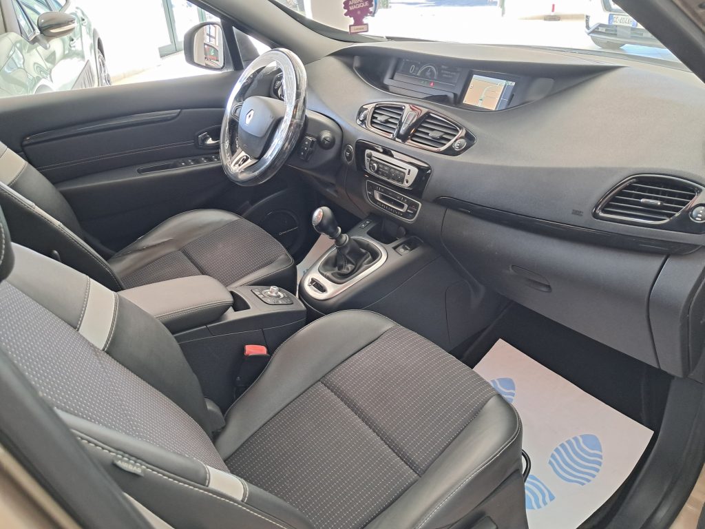 RENAULT SCENIC XMOD1.5 DCI BOSE