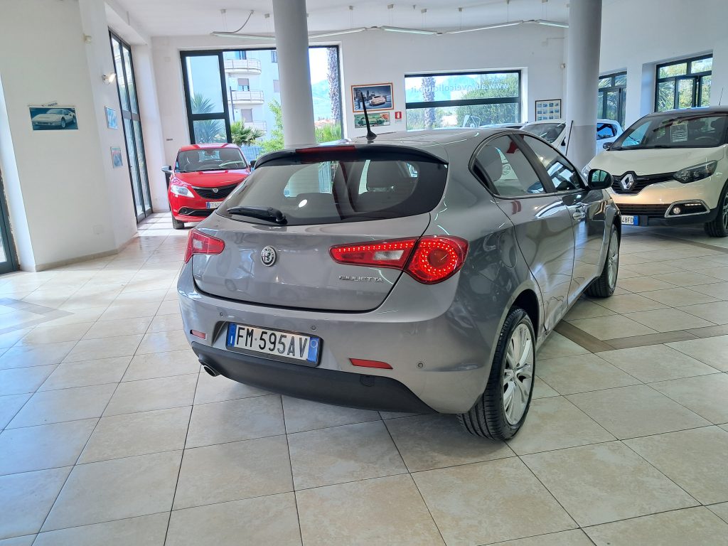 ALFA ROMEO GIULIETTA 1.6 JTDM DISTINCTIVE