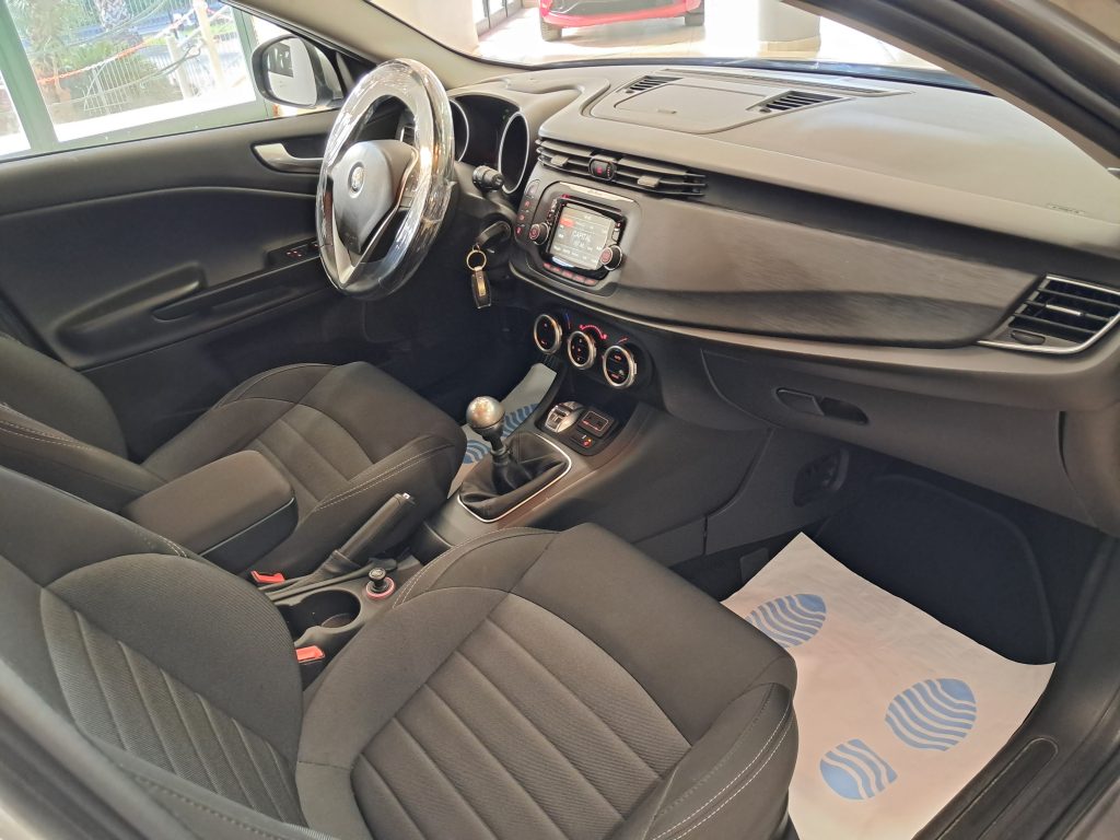 ALFA ROMEO GIULIETTA 1.6 JTDM DISTINCTIVE