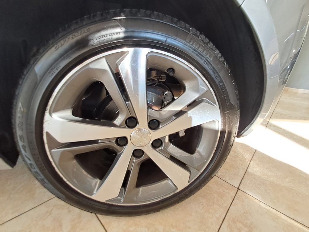 PEUGEOT 308 BLUE HDI 1.5 ALLURE