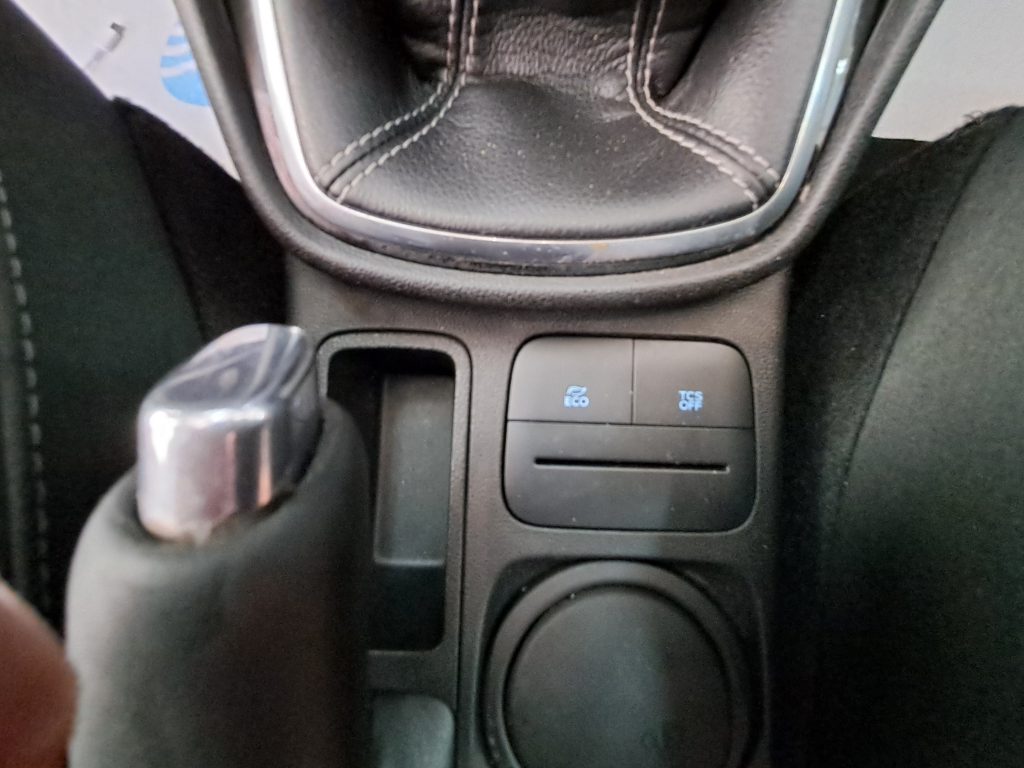 FORD FIESTA 1.O BENZINA PLUS(OK NEOPATENATI)