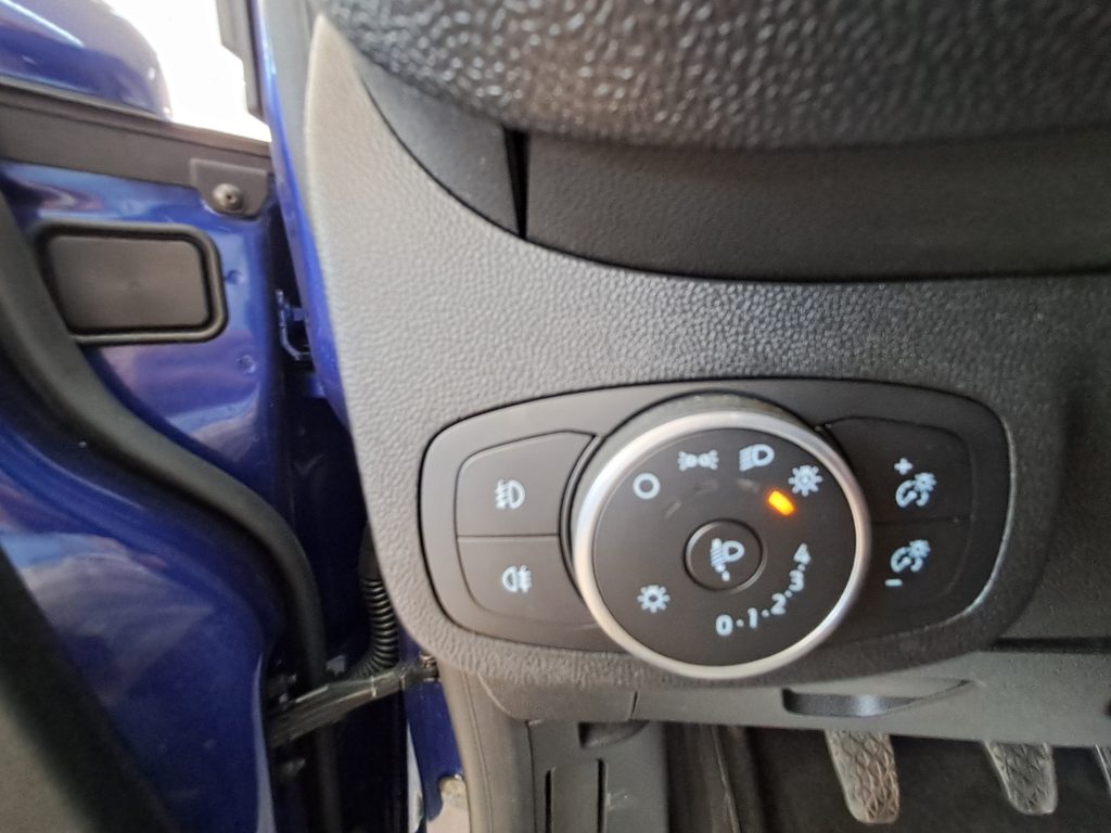 FORD FIESTA 1.O BENZINA PLUS(OK NEOPATENATI)
