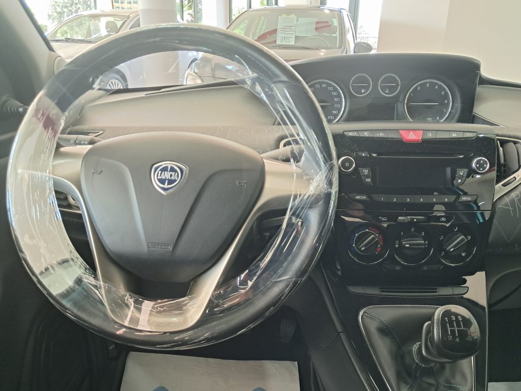 Lancia Ypsilon 1.2 5P Elefantino Blu - Neopatentati