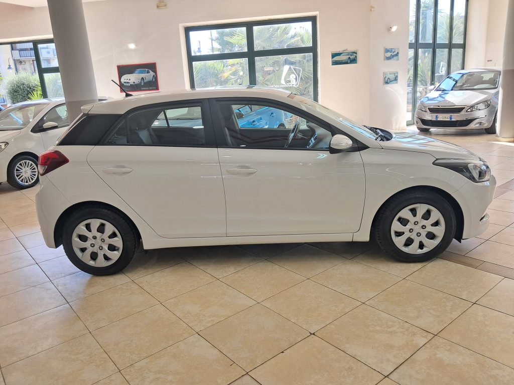HYUNDAI I20 1.2 BENZINA