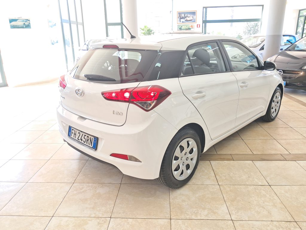 HYUNDAI I20 1.2 BENZINA