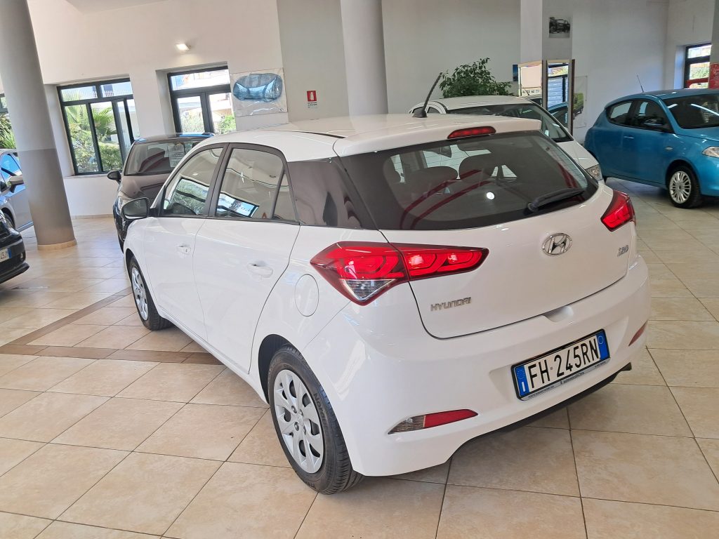 HYUNDAI I20 1.2 BENZINA