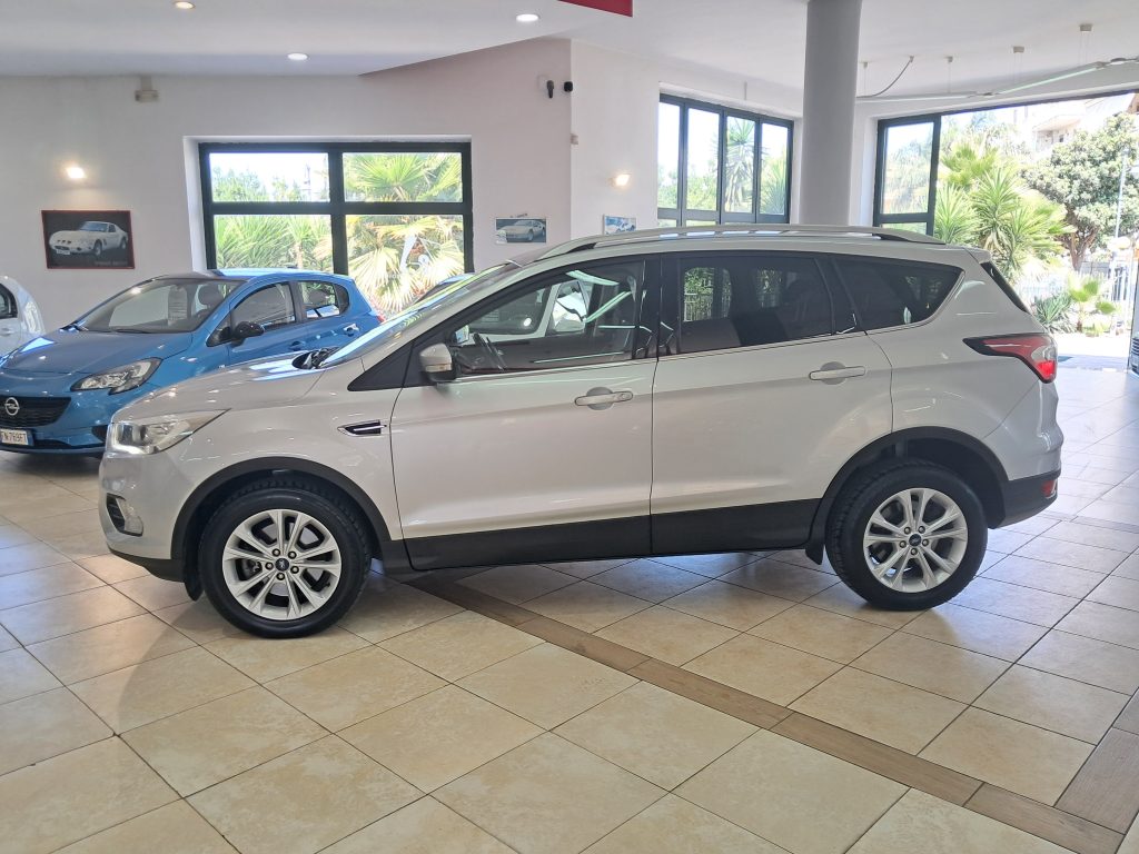 FORD KUGA 1.5 TDCI 120 CV S&S 2WD Powershift Titanium