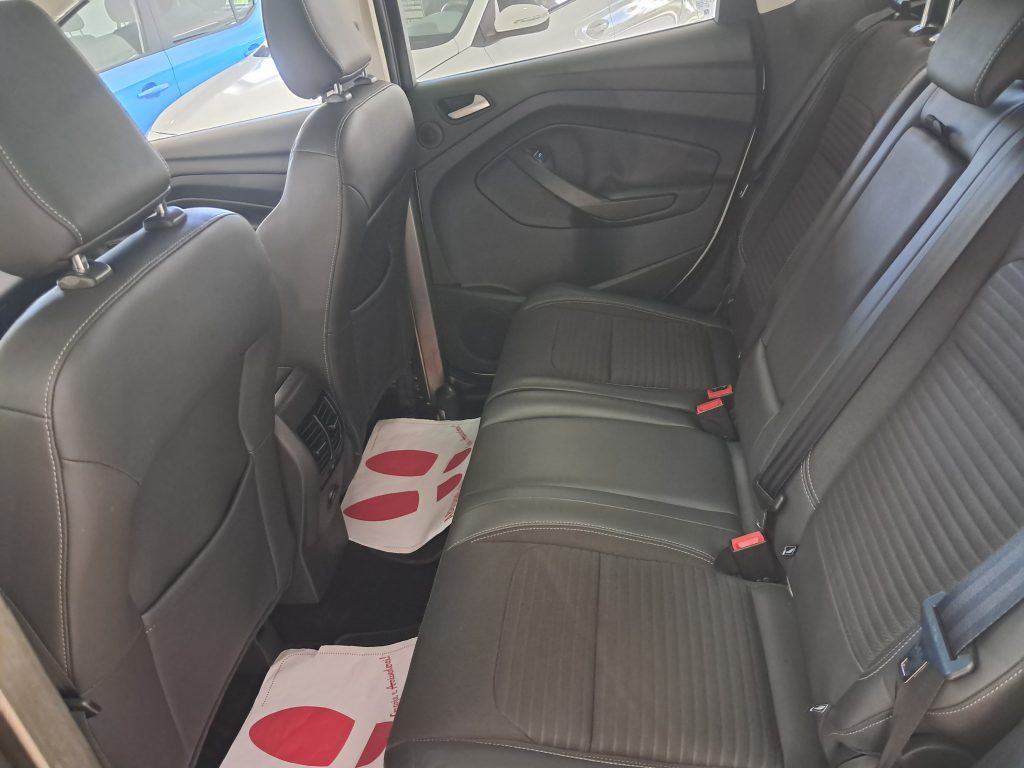 FORD KUGA 1.5 TDCI 120 CV S&S 2WD Powershift Titanium