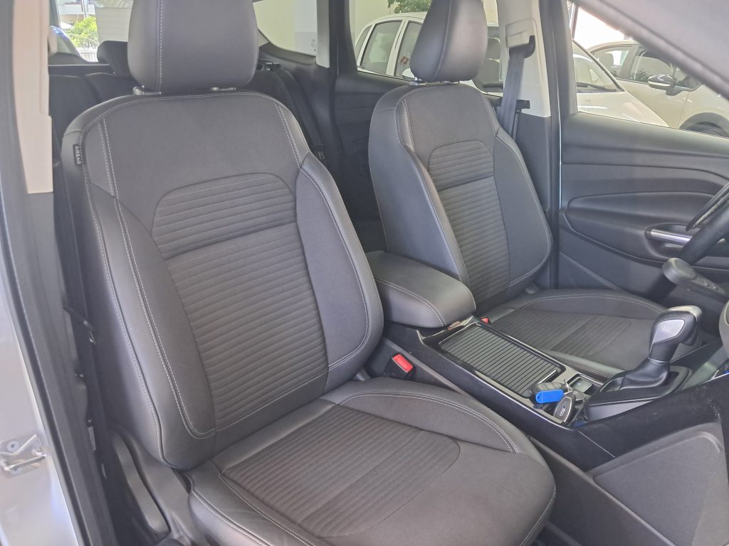 FORD KUGA 1.5 TDCI 120 CV S&S 2WD Powershift Titanium