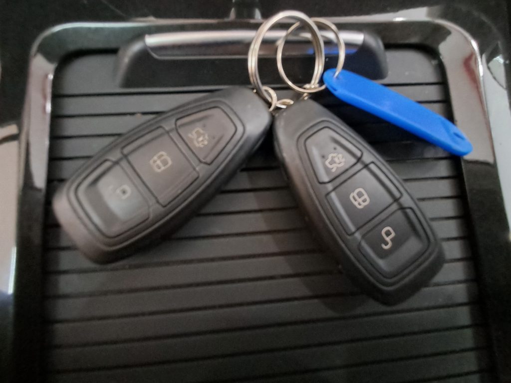 FORD KUGA 1.5 TDCI 120 CV S&S 2WD Powershift Titanium