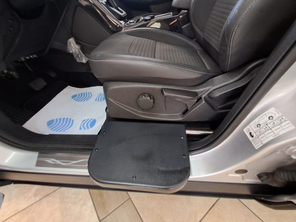FORD KUGA 1.5 TDCI 120 CV S&S 2WD Powershift Titanium