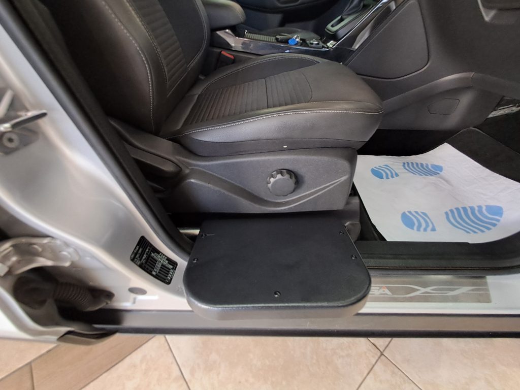 FORD KUGA 1.5 TDCI 120 CV S&S 2WD Powershift Titanium