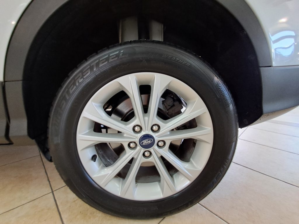 FORD KUGA 1.5 TDCI 120 CV S&S 2WD Powershift Titanium
