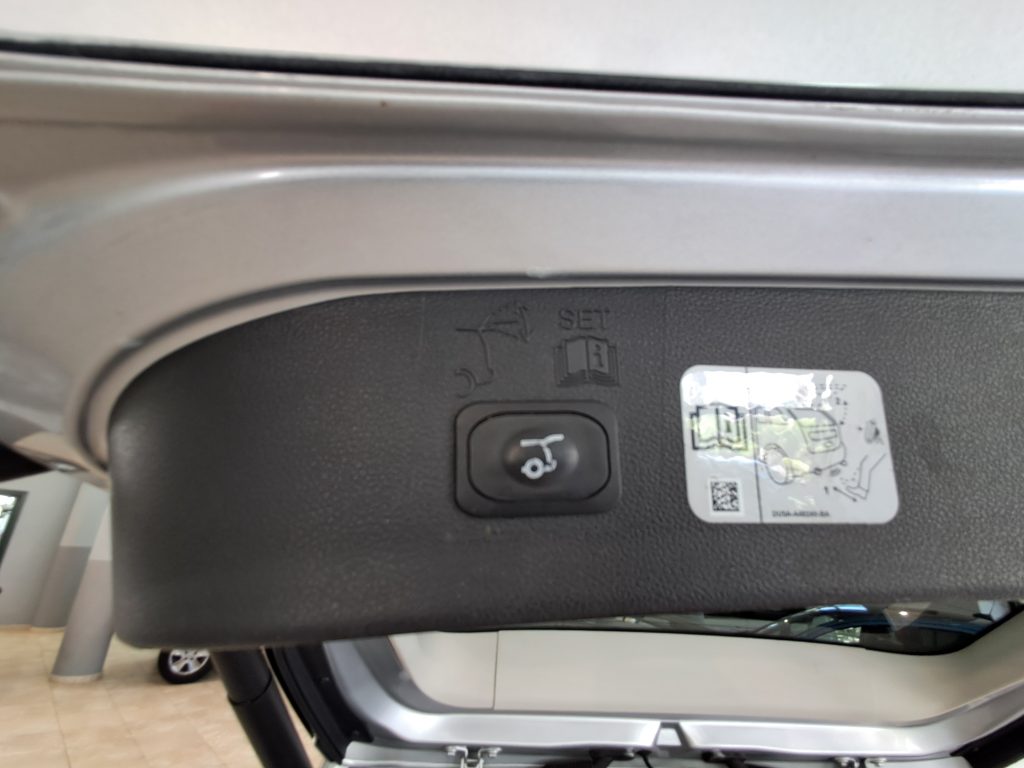 FORD KUGA 1.5 TDCI 120 CV S&S 2WD Powershift Titanium