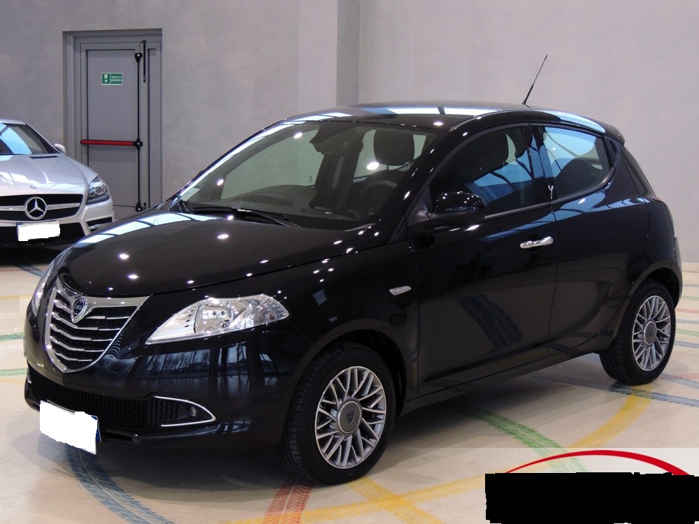 Lancia Ypsilon 1.2 5P Elefantino Blu - Neopatentati