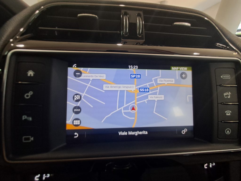 JAGUAR F-PACE PRESTIGE
