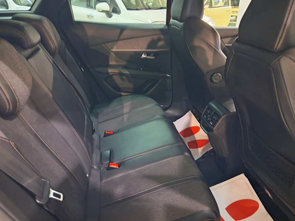 PEUGEOT 3008 1.5 HDI GT LINE CAMBIO AUTOMATICO