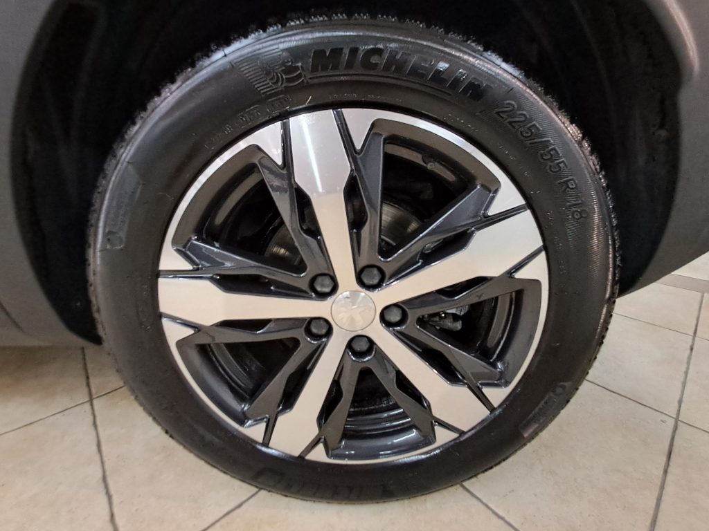 PEUGEOT 3008 1.5 HDI GT LINE CAMBIO AUTOMATICO