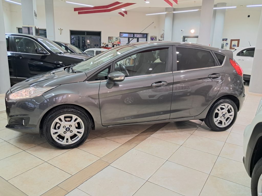 FORD FIESTA 1.4 GPL CASA MADRE TITANIUM(ADATTA NEOPATENTATI)