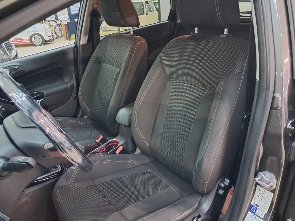 FORD FIESTA 1.4 GPL CASA MADRE TITANIUM(ADATTA NEOPATENTATI)