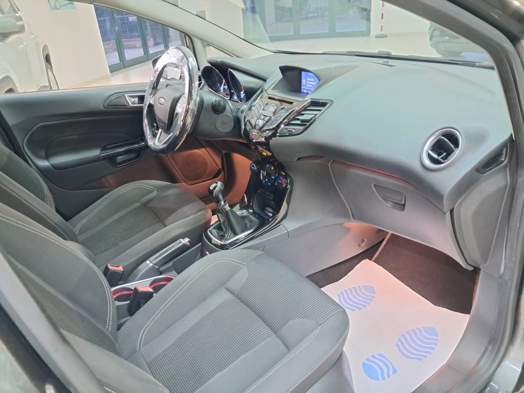 FORD FIESTA 1.4 GPL CASA MADRE TITANIUM(ADATTA NEOPATENTATI)