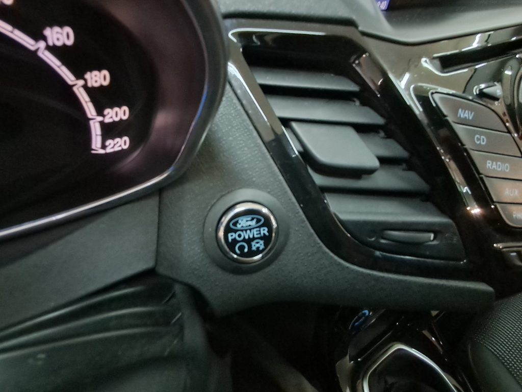 FORD FIESTA 1.4 GPL CASA MADRE TITANIUM(ADATTA NEOPATENTATI)