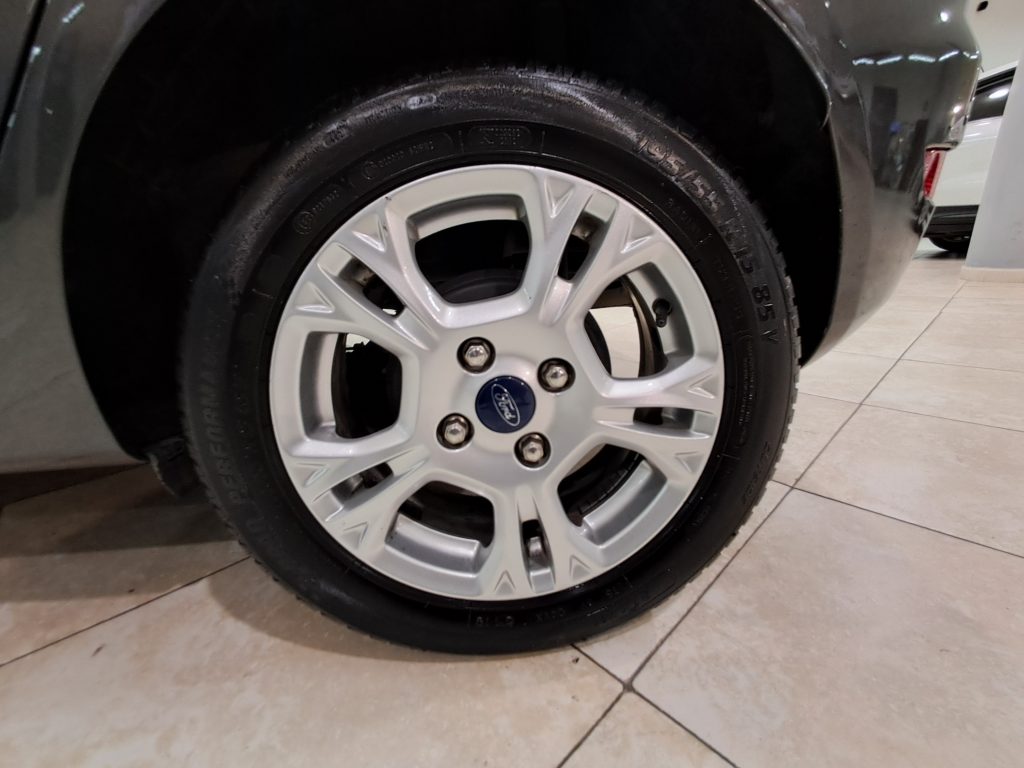 FORD FIESTA 1.4 GPL CASA MADRE TITANIUM(ADATTA NEOPATENTATI)