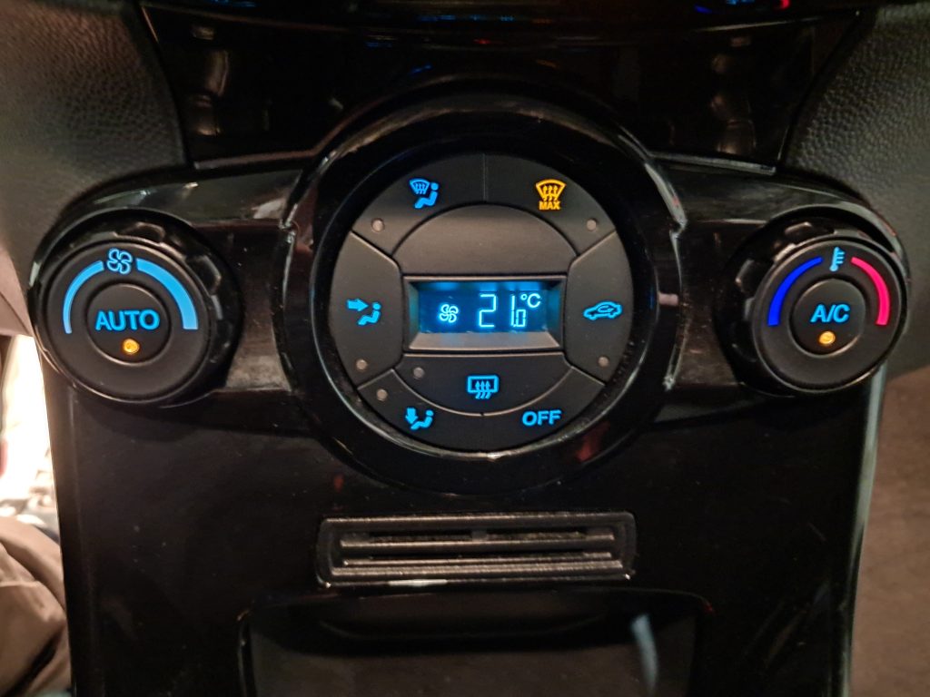 FORD FIESTA 1.4 GPL CASA MADRE TITANIUM(ADATTA NEOPATENTATI)