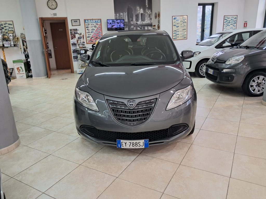 Lancia Ypsilon 1.2 5P Elefantino Blu - Neopatentati