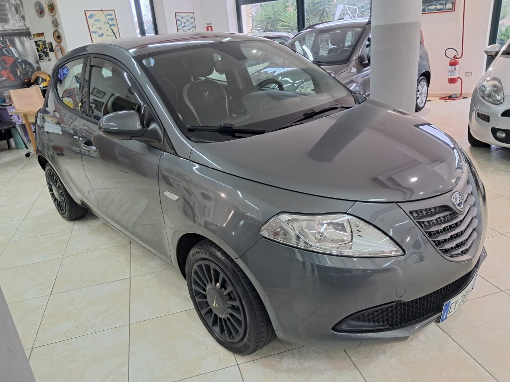 Lancia Ypsilon 1.2 5P Elefantino Blu - Neopatentati