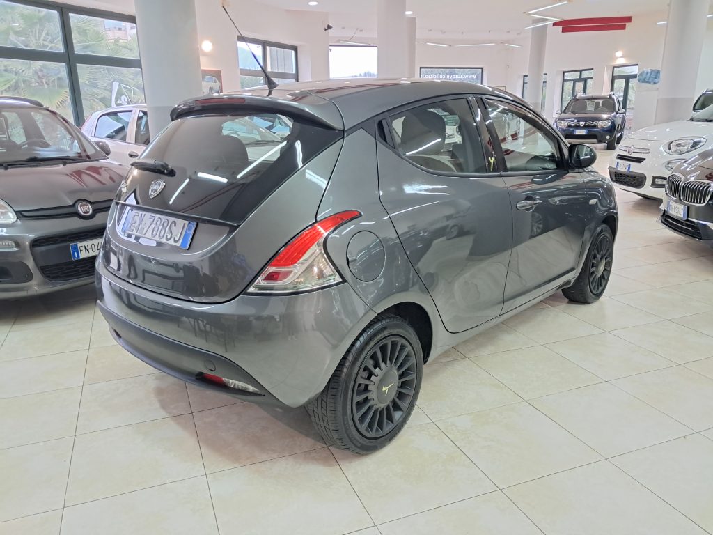 Lancia Ypsilon 1.2 5P Elefantino Blu - Neopatentati