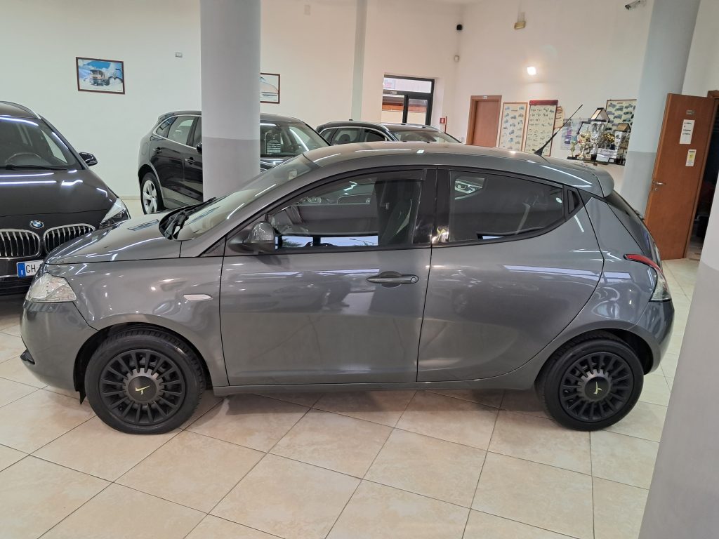 Lancia Ypsilon 1.2 5P Elefantino Blu - Neopatentati