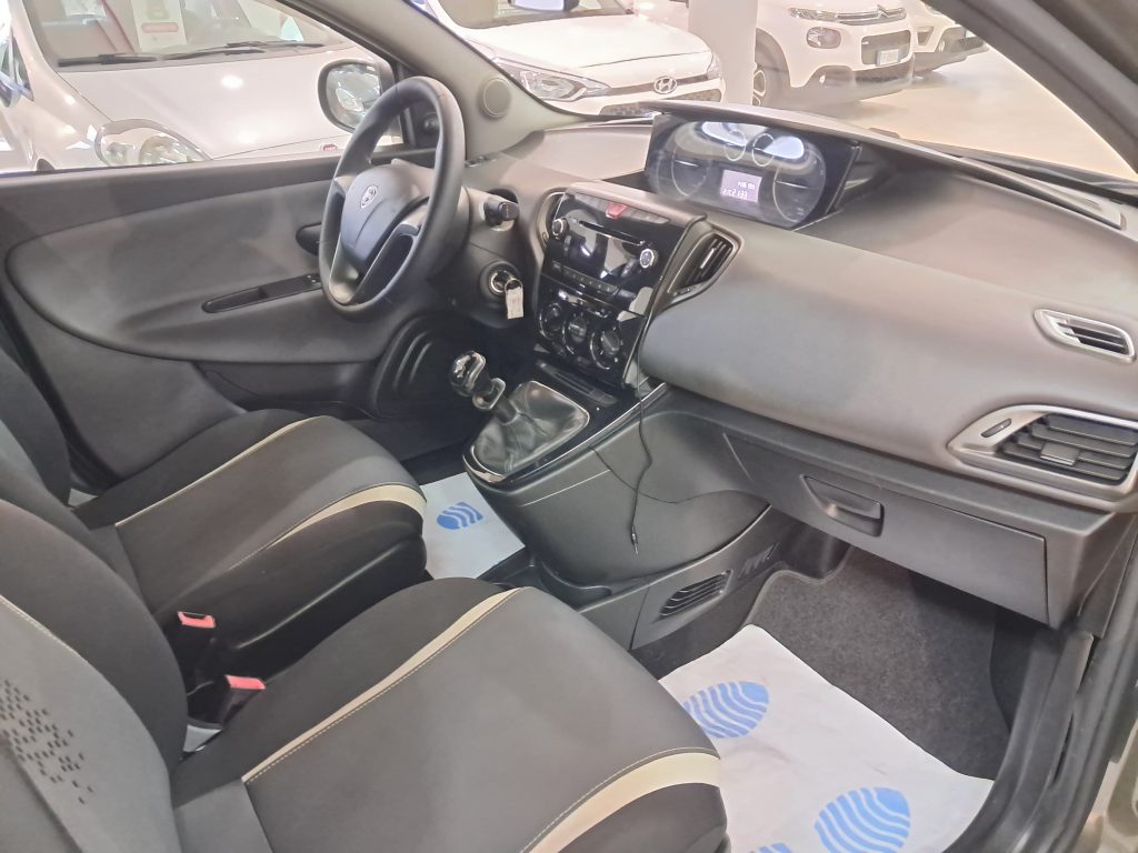 Lancia Ypsilon 1.2 5P Elefantino Blu - Neopatentati