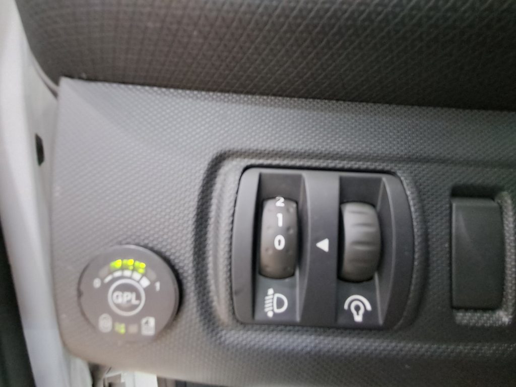 RENAULT CLIO 1.2 GPL CASA MADRE(OK NEOPATENTATI)