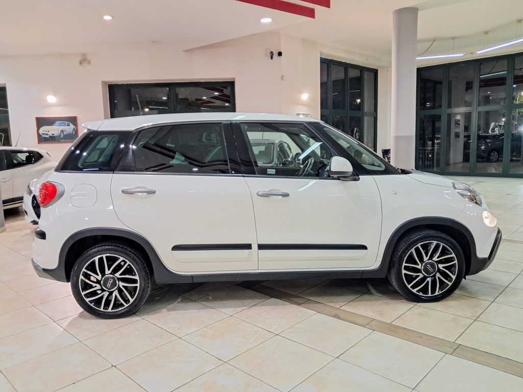 FIAT 500L CITY CROSS UCONNECT