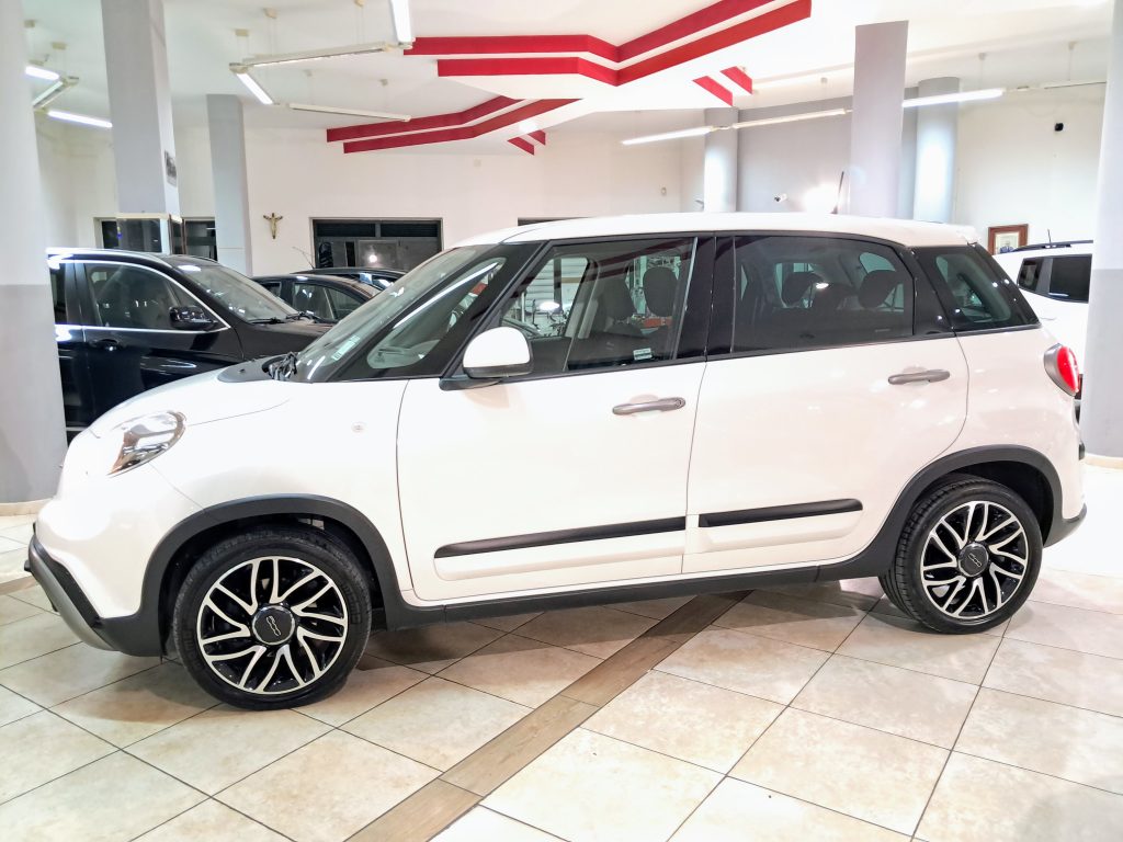 FIAT 500L CITY CROSS UCONNECT