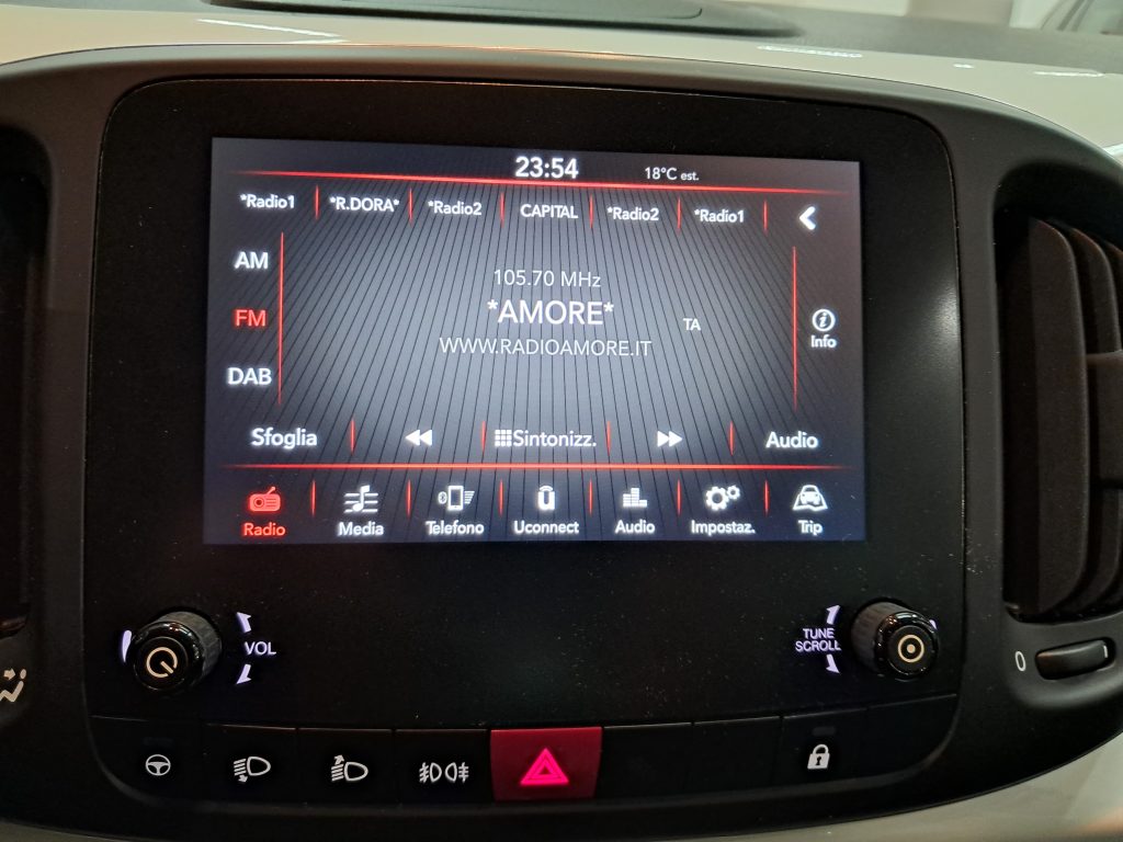 FIAT 500L CITY CROSS UCONNECT