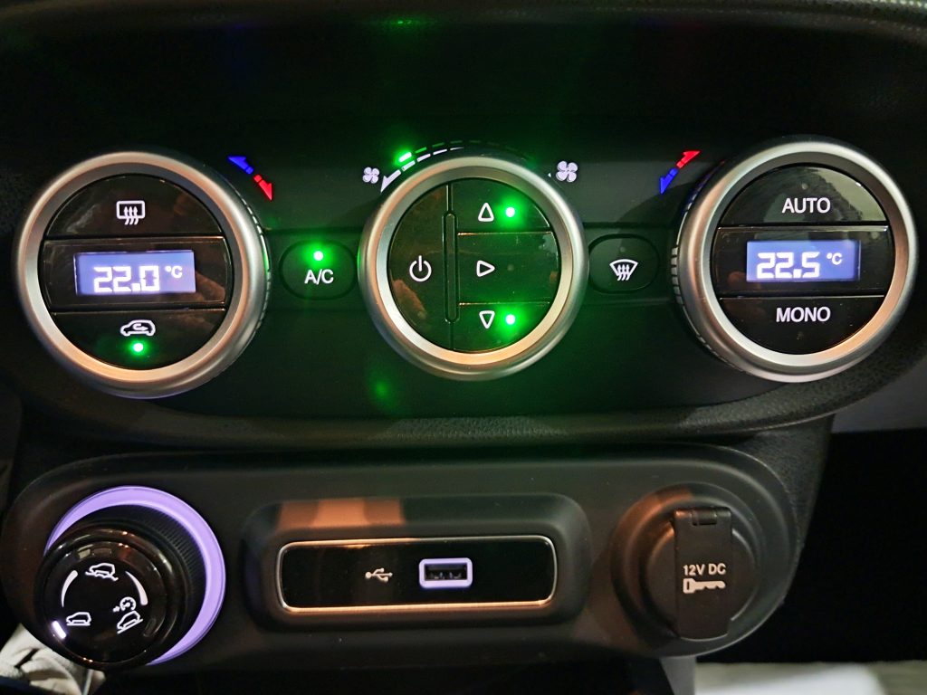 FIAT 500L CITY CROSS UCONNECT