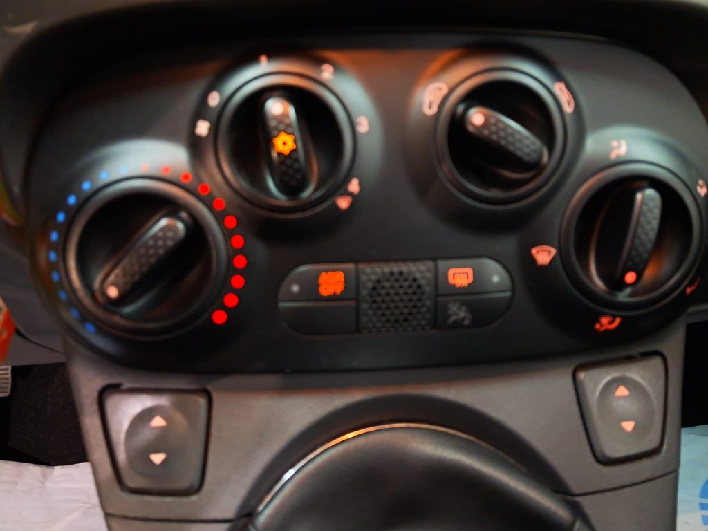 FIAT 500 1.2 LOUNGE(ADATTA NEOPATENATI)